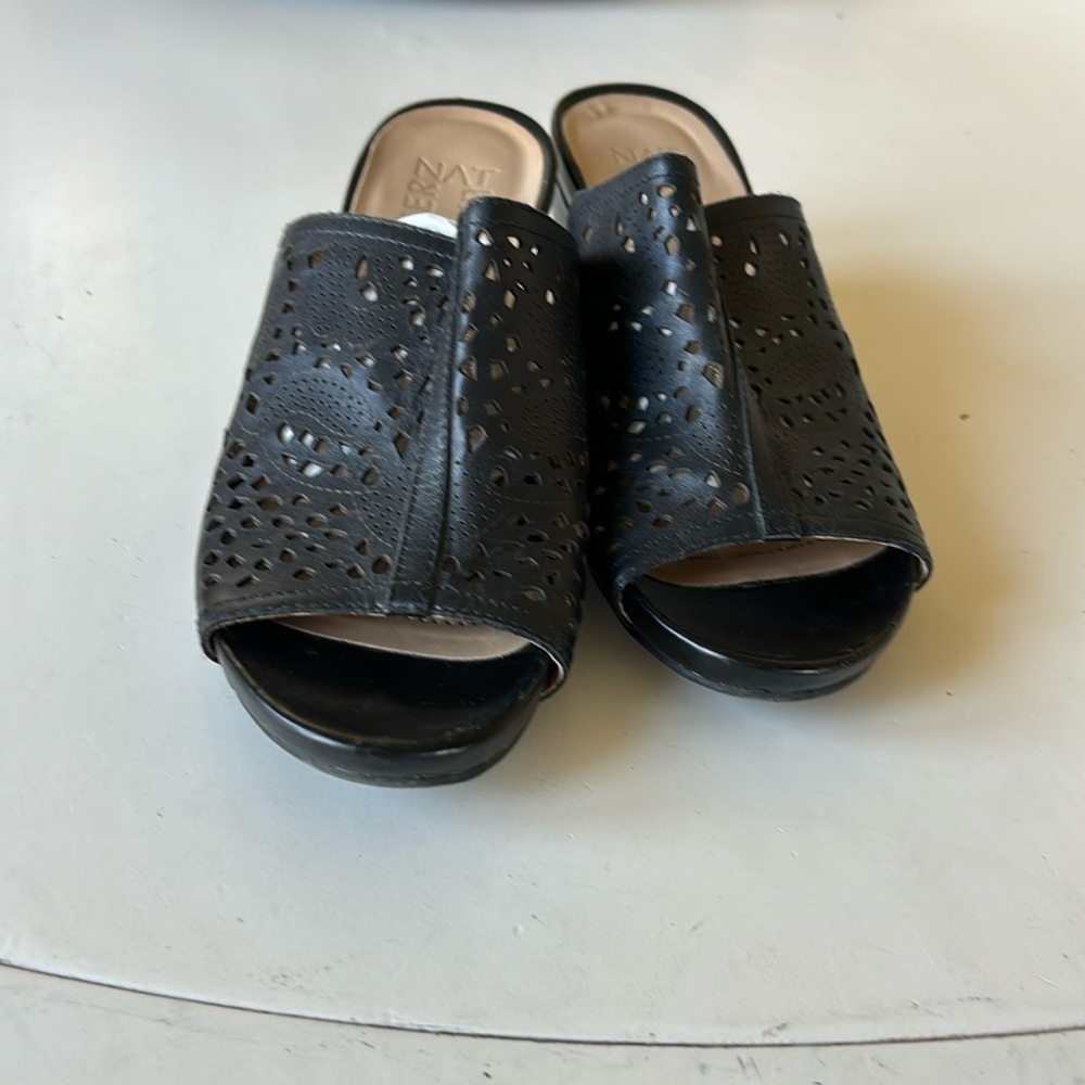 🌺Naturalizer Black Wedges with Intricate Perforated Design